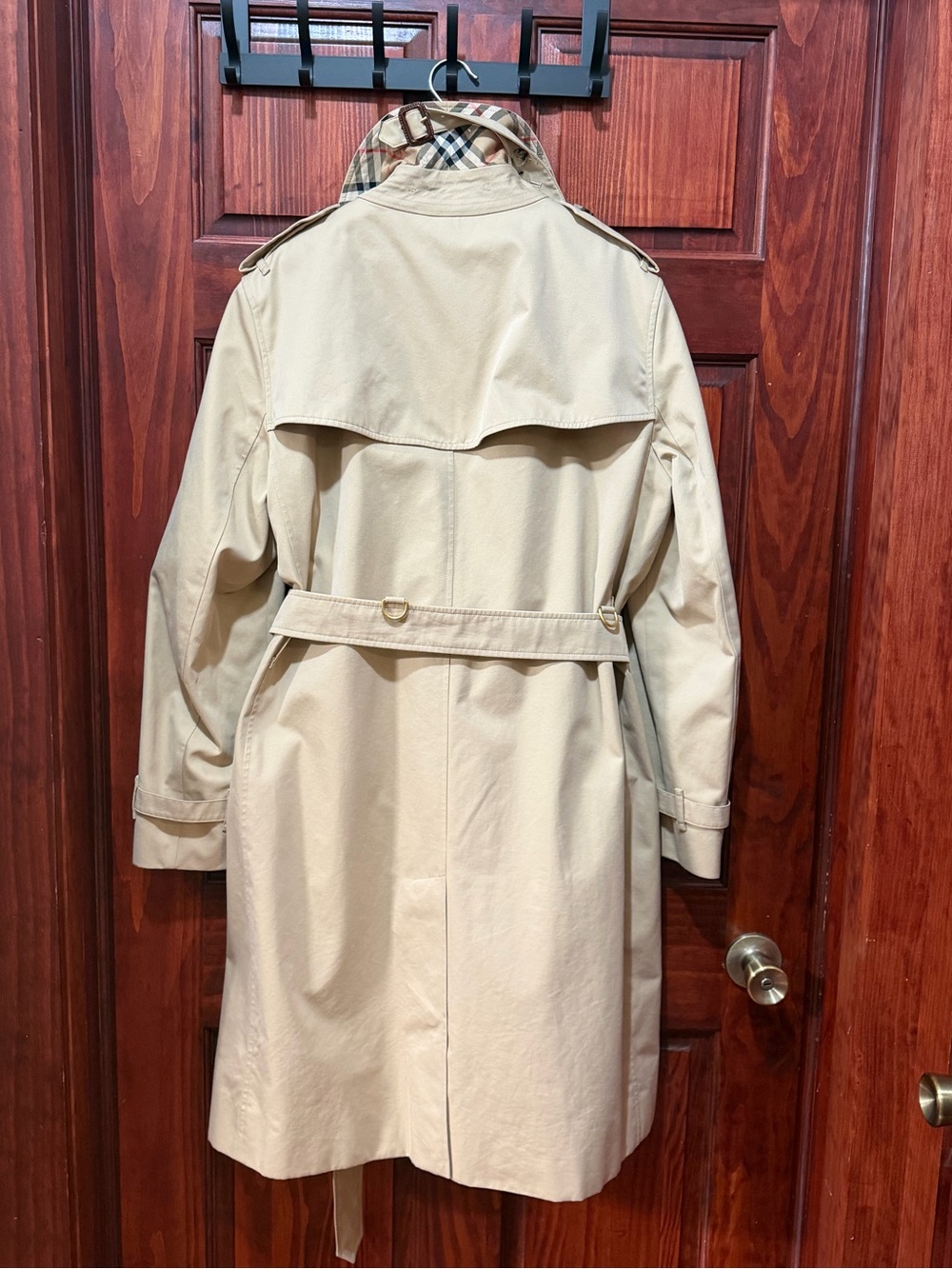 Burberry Beige Double-Breasted Trench Coat with Belt - Picture 12 of 12